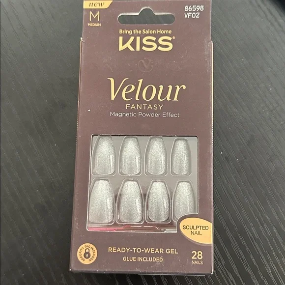 Kiss Velour Fantasy Magnetic Powder Effect Gel Nails - Silver - Picture 2 of 2
